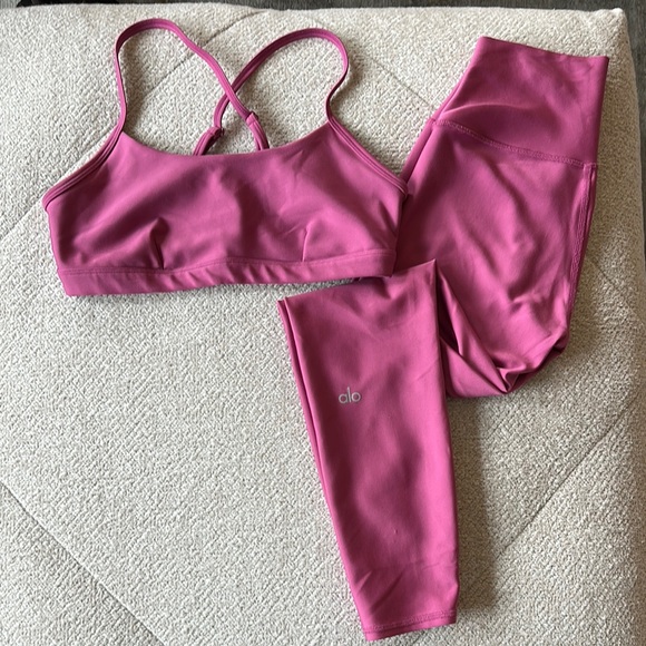 ALO Yoga Pants - ALO Yoga Women's Pink Airlift Set